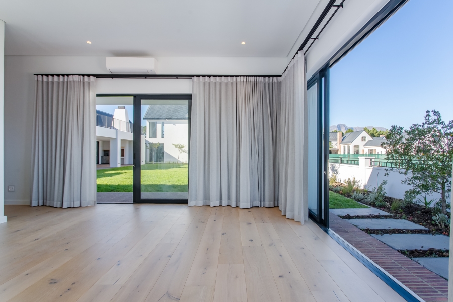 5 Bedroom Property for Sale in Pearl Valley at Val de Vie Western Cape